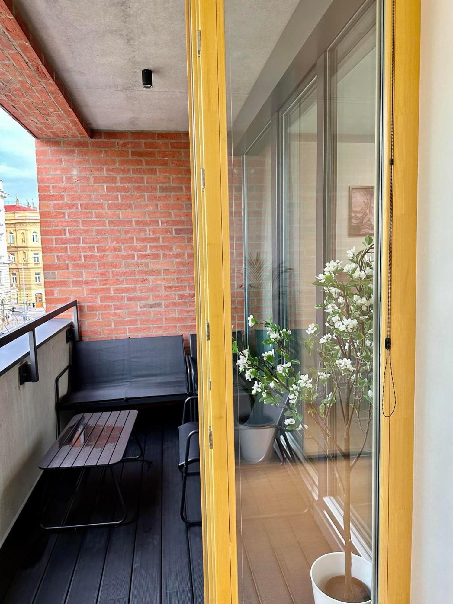 The Peony In Smichov, 5 Apartament *